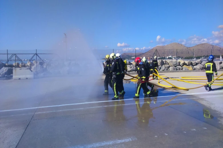 The Consell celebrates the 40th anniversary of the Mallorca Fire Service at a gala in the Teatre Principal of Palma