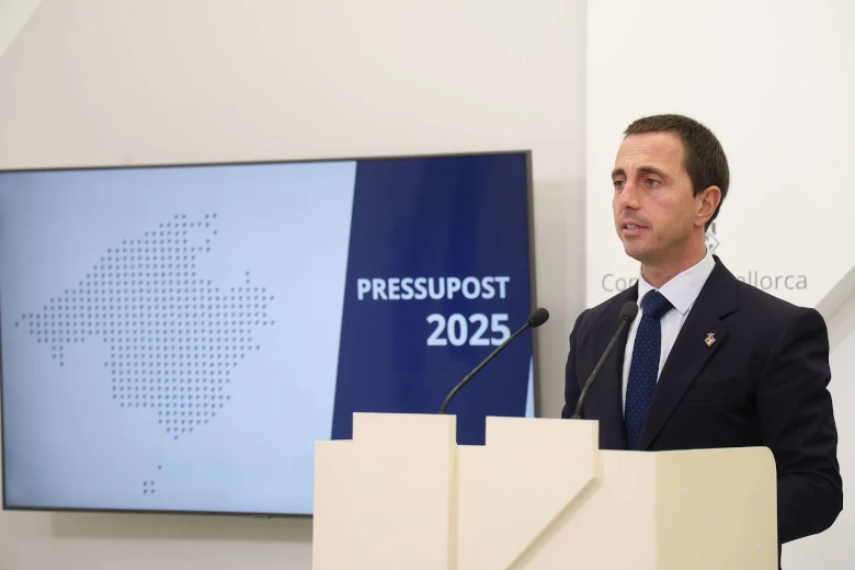 El presidente del Consell de Mallorca, Llorenç Galmés, durante la presentación de los presupuestos de 2025.