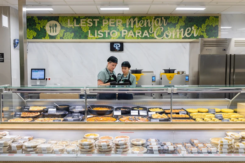 Mercadona. El modelo de tiendaeficiente incorpora secciones como Listo para Comer, que tiene gran acogida entre los clientes.