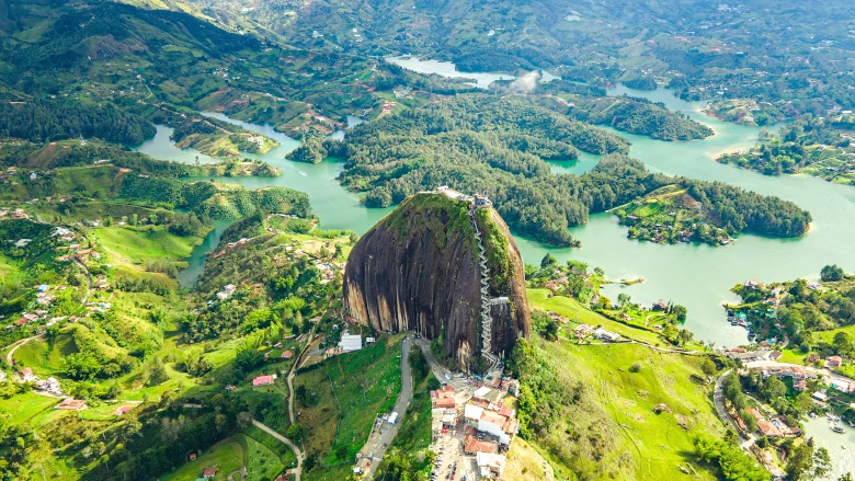 Peñón de Guatapé, Colombia. Foto: Icárion.