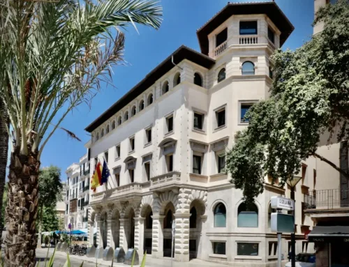 The Govern invokes the migratory contingency to halt the distribution of minors