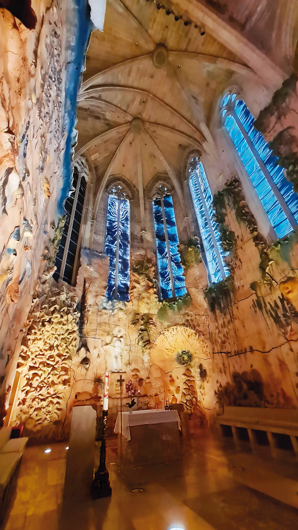 Miquel Barceló intervention in Mallorca Cathedral