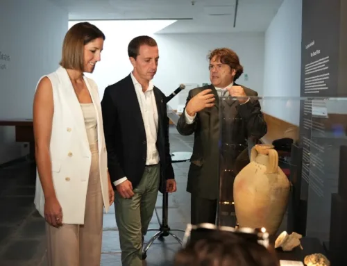 Un ánfora del pecio de ses Fontanelles viaja al Museo Nacional de Arqueología Subacuática de Cartagena