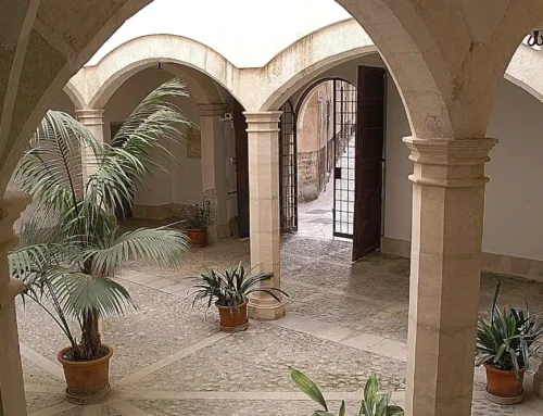 La exposición ‘La Palma de Gaudí’ recorre la relación del arquitecto con la ciudad en Can Bordils