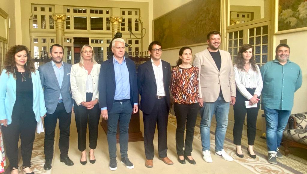 Acuerdo entre FEHM, Govern y el PI para mejorar la ley turística