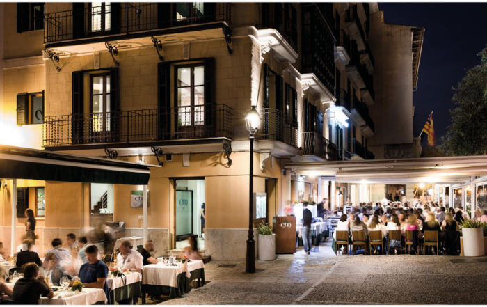 foto terraza toque de queda balears