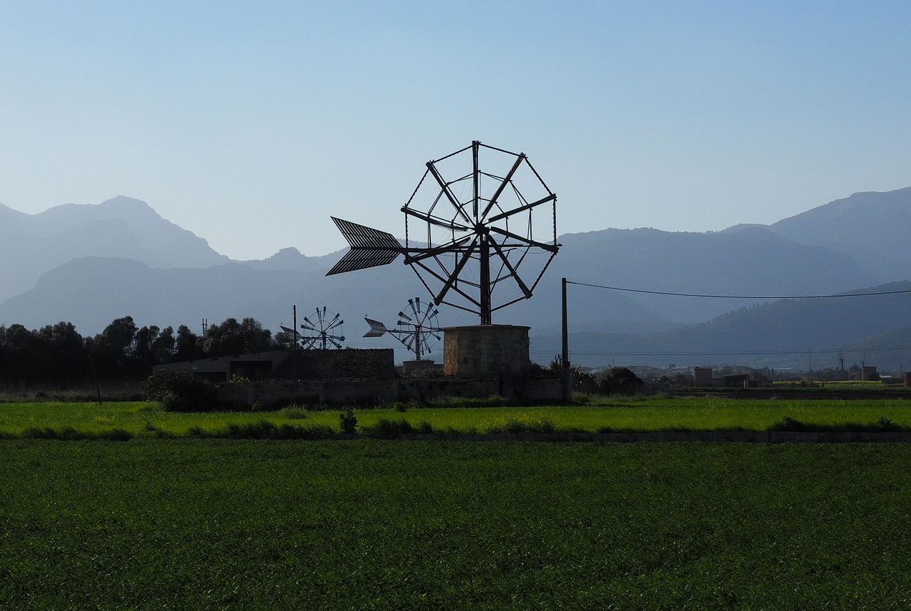 molinos de viento tradicionales en mallorca