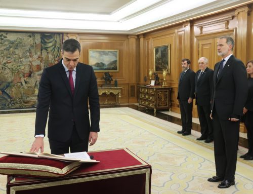 Pedro Sánchez pledges his office before the King at the Zarzuela Palace