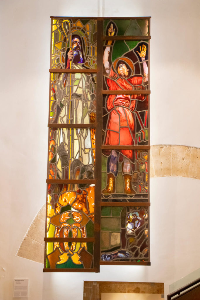 vitrales gaudí catedral mallorca